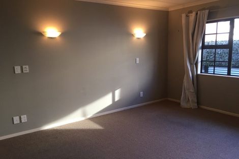 Photo of property in 1a Roy Street, Tawa, Wellington, 5028