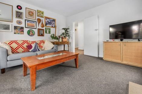 Photo of property in 8 Roslyn Avenue, Mairehau, Christchurch, 8052