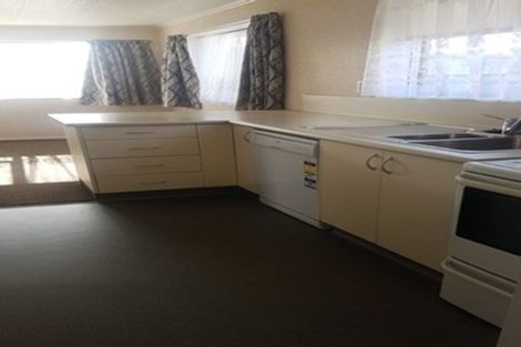 Photo of property in 12a Somerset Crescent, Highbury, Palmerston North, 4412