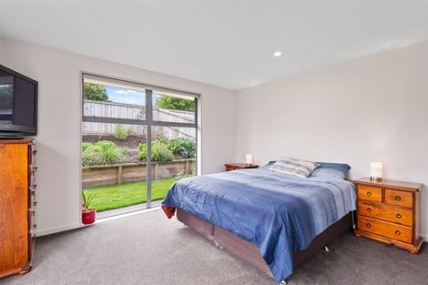 Photo of property in 27 Davaar Crescent, Broomfield, Christchurch, 8042