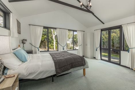 Photo of property in 10 Kakariki Grove, Waikanae, 5036