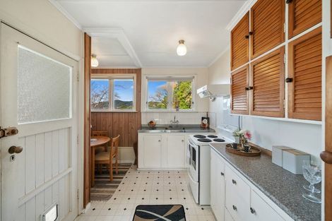 Photo of property in 70 Franklyn Road, Tawa, Wellington, 5028