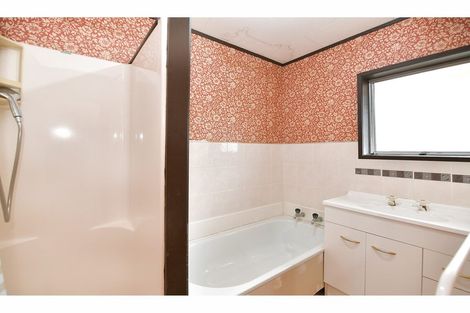 Photo of property in 2/54 Doment Crescent, Orewa, 0931