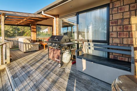 Photo of property in 1 Valley Road, Waiuku, 2123