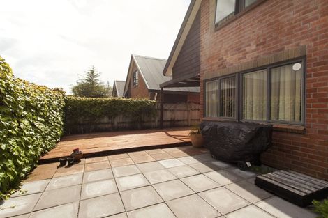 Photo of property in 37 Fields Parade, Oteha, Auckland, 0632