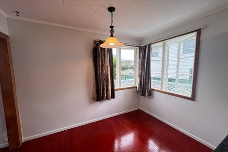 Photo of property in 31 Essex Street, Te Atatu South, Auckland, 0610