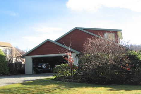 Photo of property in 6 Heuchan Lane, Wanaka, 9305