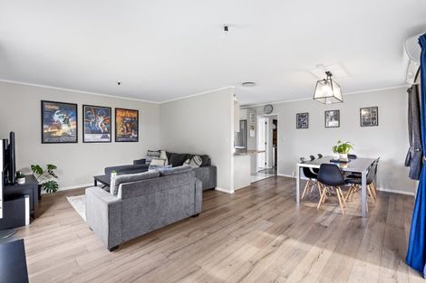 Photo of property in 2/6 George Street, Mangere East, Auckland, 2024