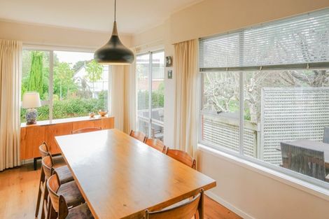 Photo of property in 28 James Evans Drive, Northcote, Auckland, 0627