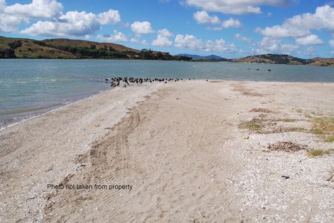 Photo of property in 54 Rangiora Road, Kaiwaka, 0573