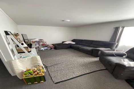 Photo of property in 2/388 Te Atatu Road, Te Atatu Peninsula, Auckland, 0610