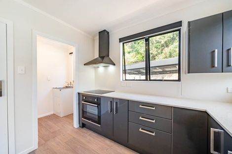 Photo of property in 15b Gribble Grove, Stokes Valley, Lower Hutt, 5019