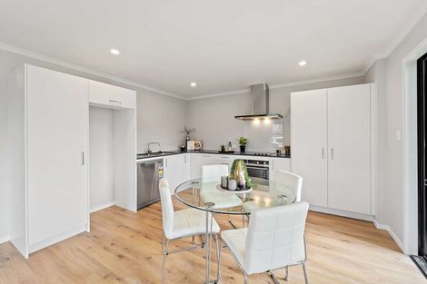 Photo of property in 52 Papatupu Way, Kumeu, 0810