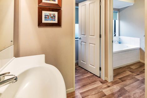 Photo of property in 1 Valley Road, Waiuku, 2123