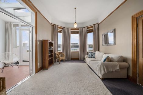 Photo of property in 44 Evans Bay Parade, Roseneath, Wellington, 6021