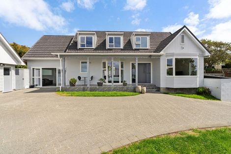 Photo of property in 3 Gonville Street, Tawa, Wellington, 5028