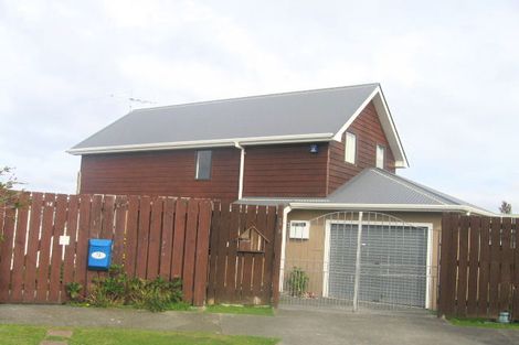 Photo of property in 2/12 Maple Grove, Maungaraki, Lower Hutt, 5010