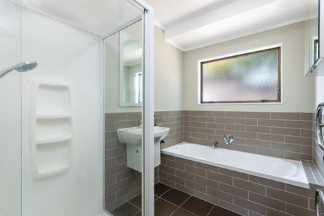 Photo of property in 2/12 Segedin Place, Glenfield, Auckland, 0629