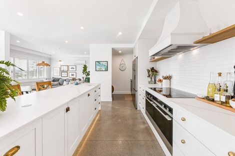 Photo of property in 7 Odlin Lane, Red Beach, 0932