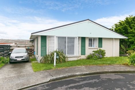 Photo of property in 34 Duchess Place, Maupuia, Wellington, 6022