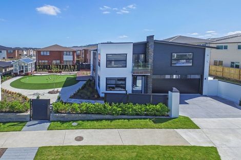 Photo of property in 10 Kerrykeel Drive, Flat Bush, Auckland, 2019