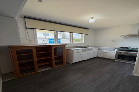 Photo of property in 5 Lynwood Road, New Lynn, Auckland, 0600