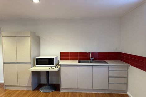 Photo of property in 31 Newington Road, Henderson, Auckland, 0612