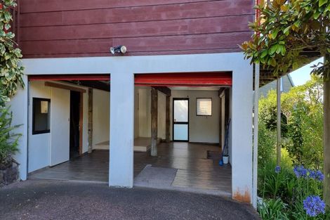 Photo of property in 3 Malters Place, Browns Bay, Auckland, 0630