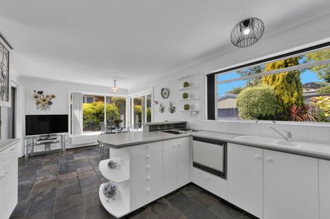 Photo of property in 233 Fifield Terrace, Opawa, Christchurch, 8023