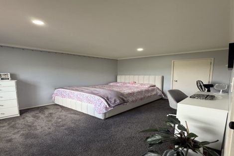 Photo of property in 13 Candlestick Place, Oteha, Auckland, 0632