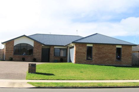 Photo of property in 61 Saint James Drive, Huntington, Hamilton, 3210