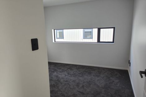 Photo of property in 2 Embling Place, Eastern Beach, Auckland, 2012