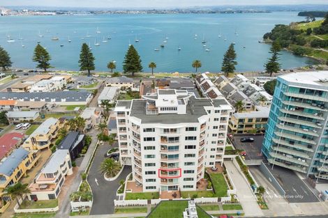 Photo of property in 12 Maunganui Road, Mount Maunganui, 3116
