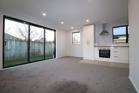 Photo of property in 30a/4 Northcote Road, Northcote, Christchurch, 8052