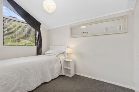 Photo of property in 44 Rewarewa Road, Te Atatu Peninsula, Auckland, 0610