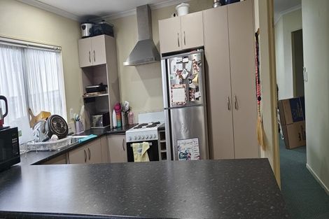 Photo of property in 19 Hercules Drive, Henderson, Auckland, 0612