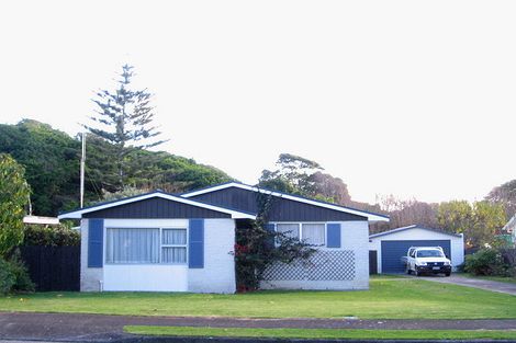 Photo of property in 18 Leybourne Avenue, Waikanae, 5036
