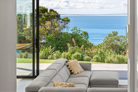Photo of property in 10 Solar Way, Langs Beach, 0582