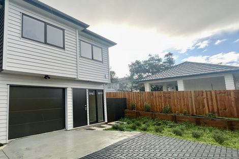 Photo of property in 8d Minaret Drive, Bucklands Beach, Auckland, 2014