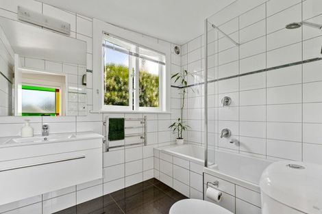 Photo of property in 25a Hampden Street, Picton, 7220