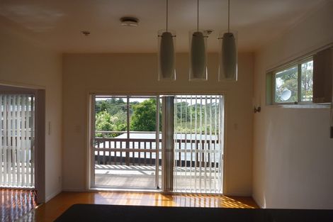 Photo of property in 21 Lake Road, Northcote, Auckland, 0627
