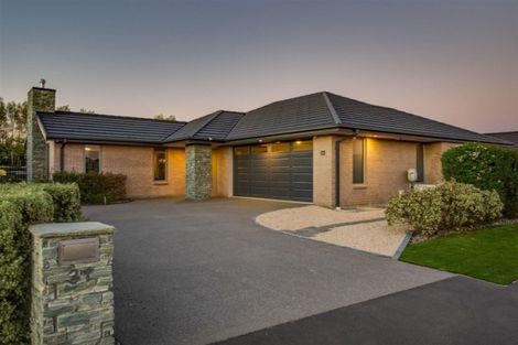 Photo of property in 31 Davaar Crescent, Broomfield, Christchurch, 8042