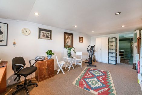 Photo of property in 8a Ava Avenue, Titirangi, Auckland, 0604