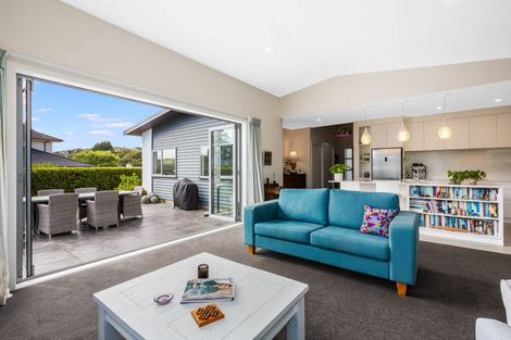 Photo of property in 52 Resolution Drive, Whitby, Porirua, 5024
