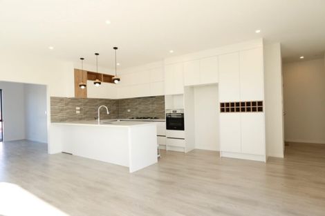 Photo of property in 6 Fjord Way, Karaka, Papakura, 2113