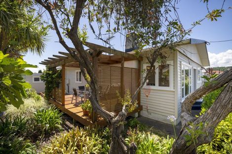 Photo of property in 48 Toi Street, Otaki Beach, Otaki, 5512
