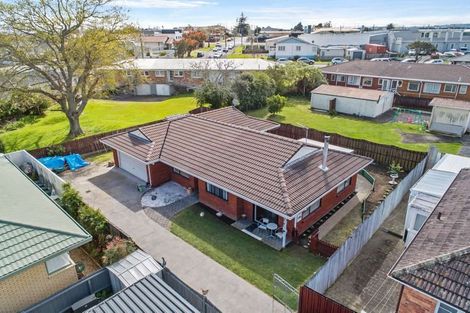 Photo of property in 2/7 Menary Street, Papakura, 2110