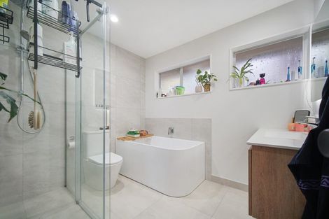 Photo of property in 2/31a Salisbury Road, Birkdale, Auckland, 0626