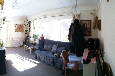 Photo of property in 21a Parkvale Road, Karori, Wellington, 6012