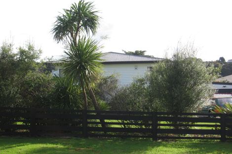 Photo of property in 7 Taioma Crescent, Te Atatu Peninsula, Auckland, 0610